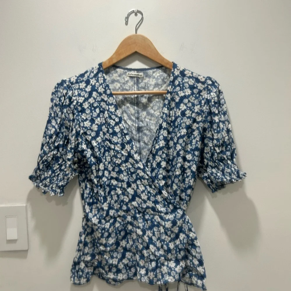 Reformation poire Puff Sleeve Blouse - Picture 2 of 5